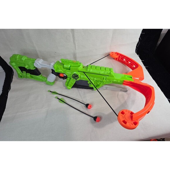 Nerf Zombie Strike Dreadbolt Crossbow Blaster B9091 – Good Condition w/2 Darts - Picture 7 of 7